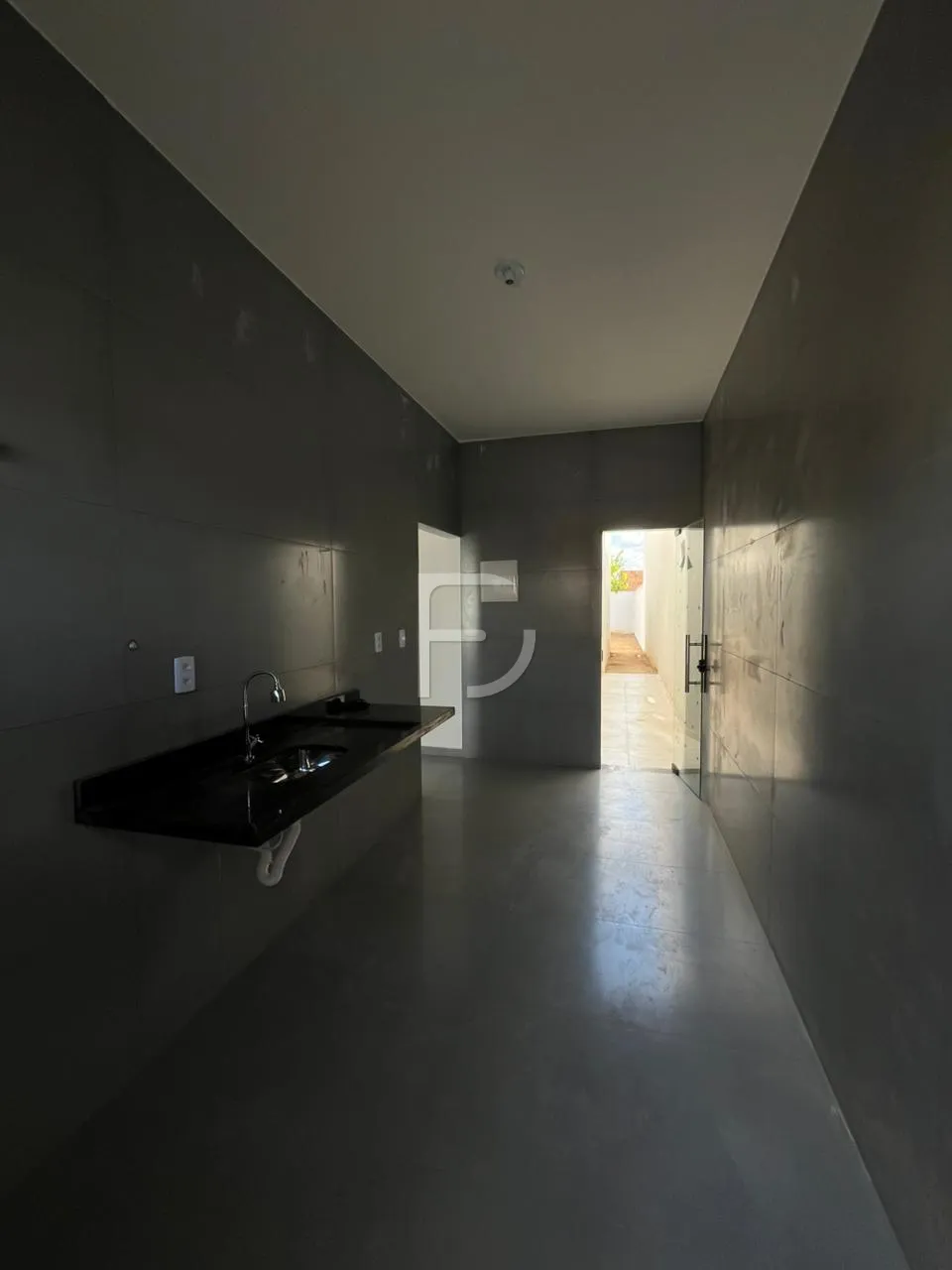 Casa de 3/4 fora de condominio